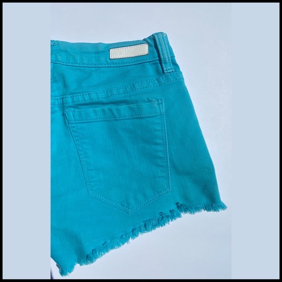 BLANKNYC TURQUOISE CUT- OFF SHORTS 25 - Picture 5 of 11